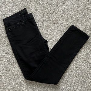 Black stretch Levi’s Skimmers